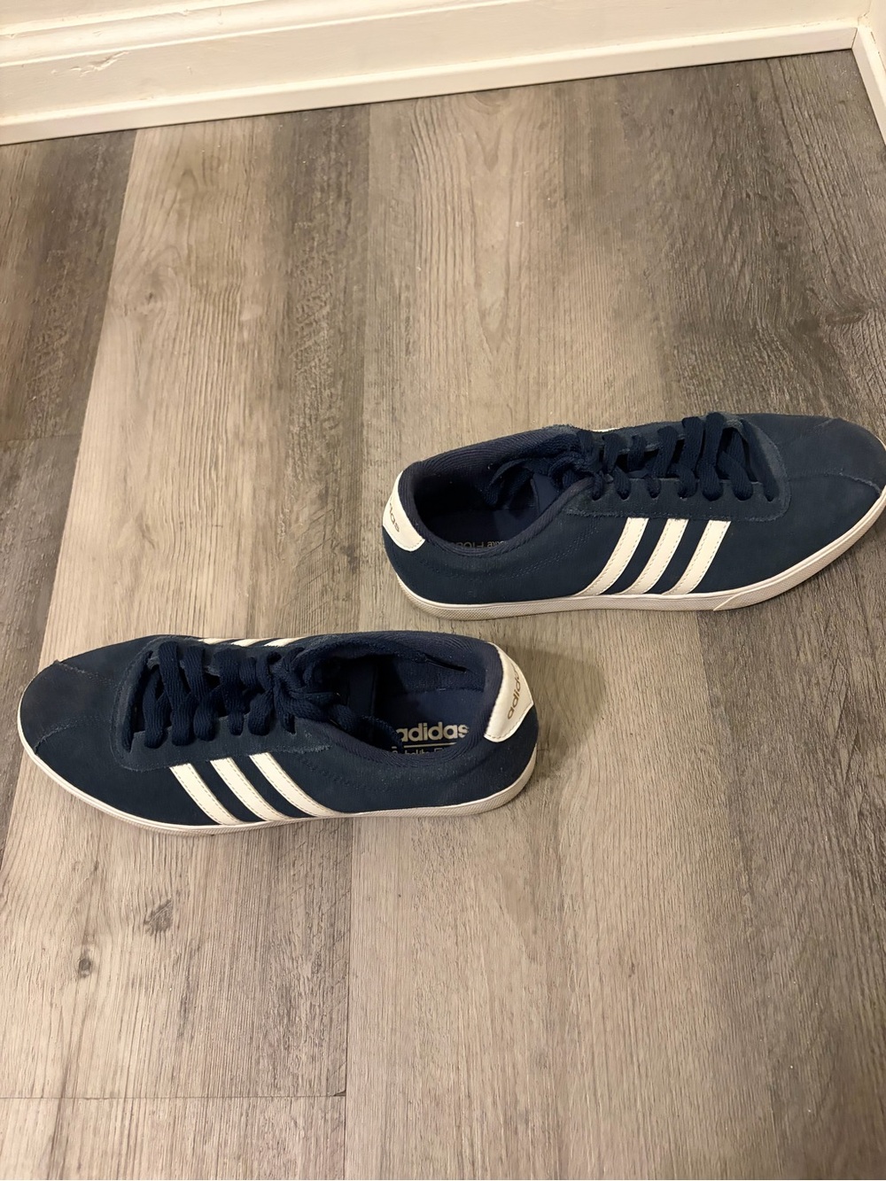 Adidas Navy Ortholite Float Women's Navy Suede with White Stripes Size 8.5 - Picture 4 of 6